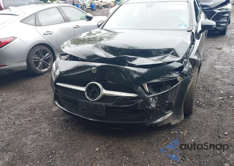 2020 Mercedes-Benz A 220 4Matic z USA, uszkodzony, nr VIN W1K3G4FB4LJ202188